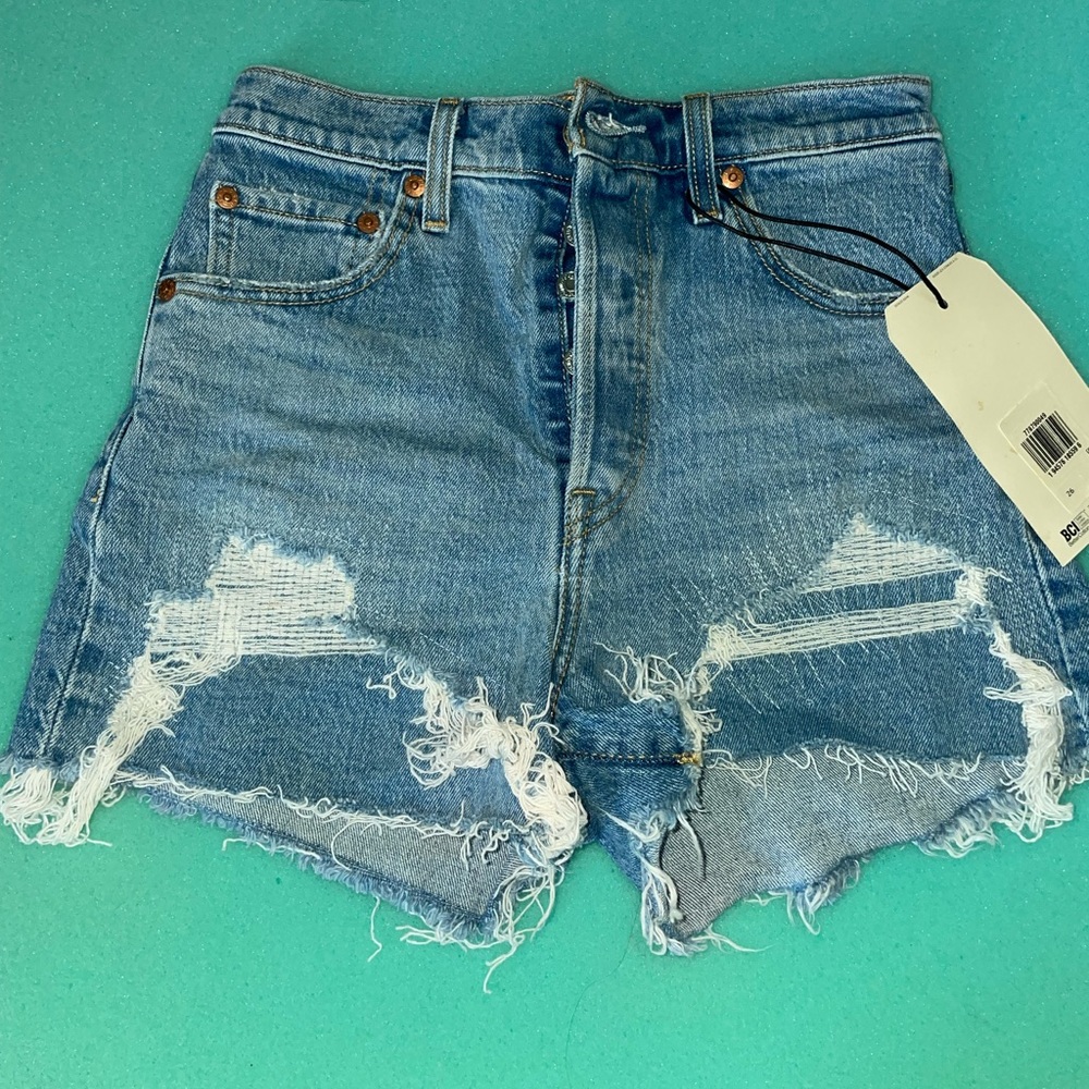 Levi’s premium ribcage shorts
